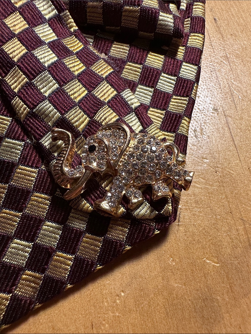 Perry Ellis Italian Silk Necklace Tie with Floral and Elephant Brooches - Picture 3 of 6